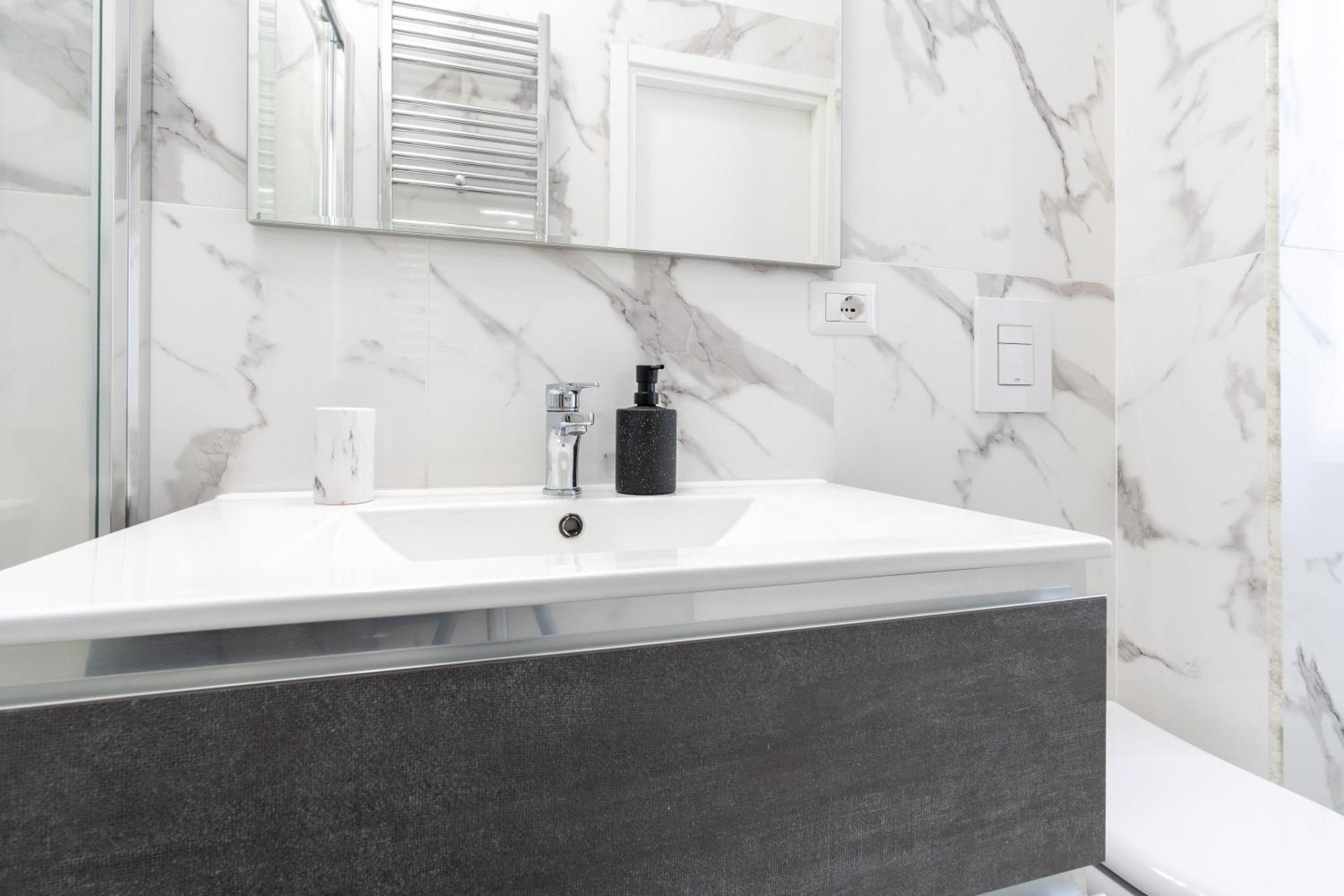 Amazing Apartment Near To Colosseo And Subway Rome Exterior photo